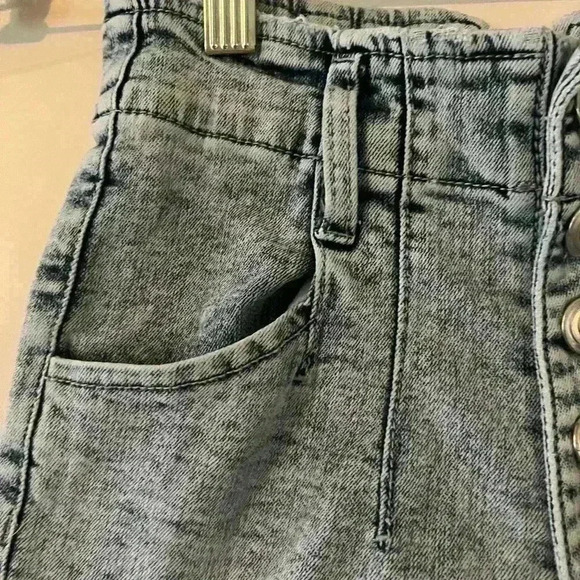 Celebrity Pink SZ 1 XS Acid Washed Jean Shorts - Picture 5 of 10